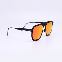 Charger l'image dans la galerie, Virgil in Matte Black / Red Mirror