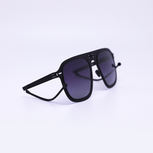 Charger l'image dans la galerie, Virgil in Matte Black / Grey Gradient