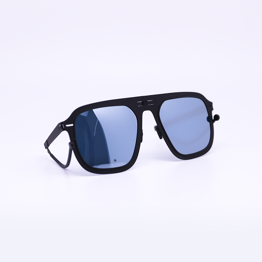 Virgil in Matte Black / Silver Mirror