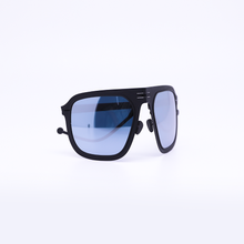 Charger l&#39;image dans la galerie, Virgil in Matte Black / Silver Mirror
